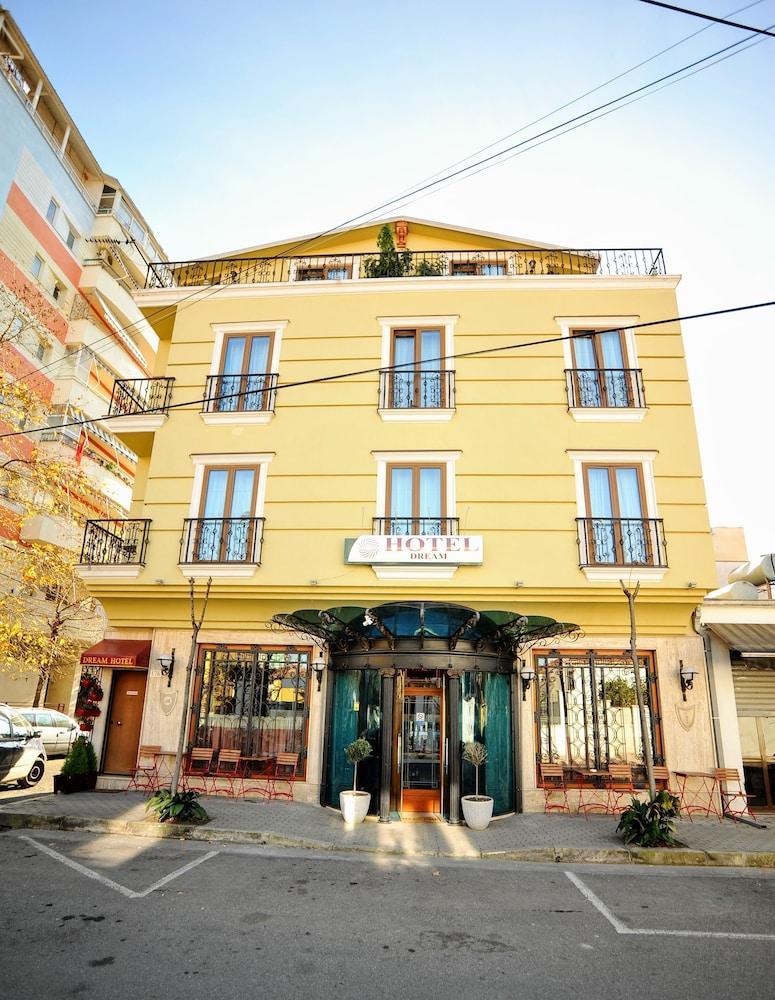 Dream Hotel 3*