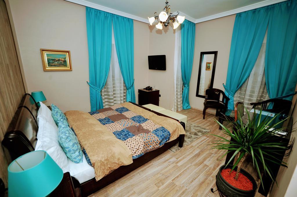 Dream Hotel 3*